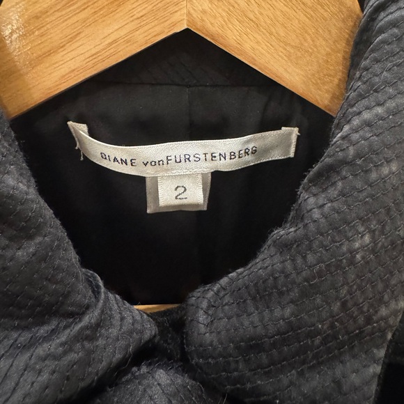 Diane Von Furstenberg Black Velvet Jacket with Bow - Size 2 - Picture 2 of 10